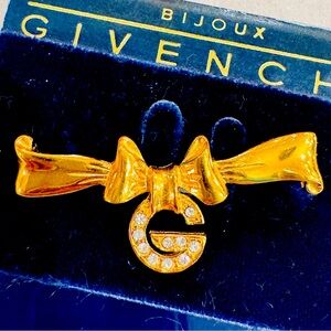 GIVENCHY Vintage & New never worn still on original logo brooch gold crystal